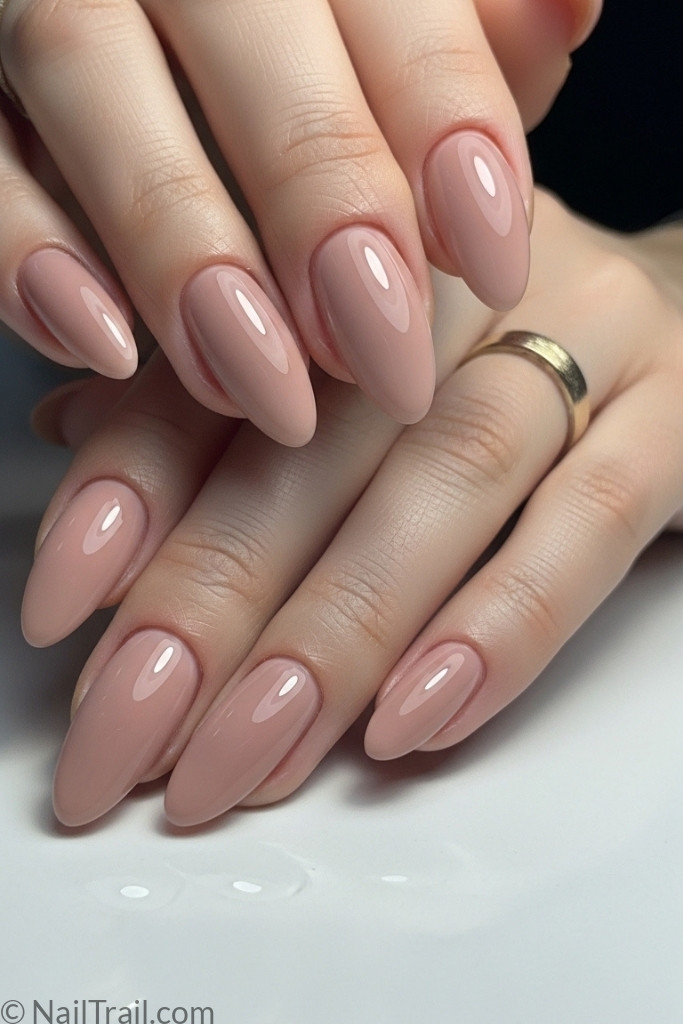 Gel glossy nail design