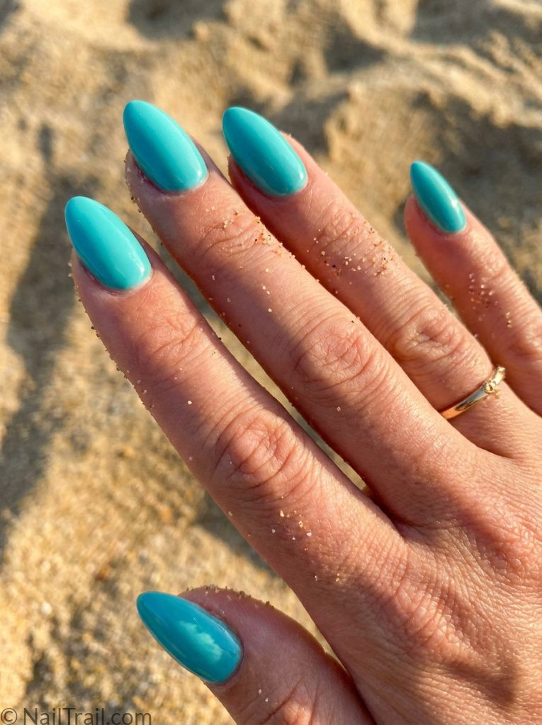 summer nails 2026 almond turquoise glossy bright beach ocean summer